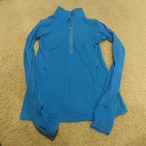 Size 6 lululemon shirt